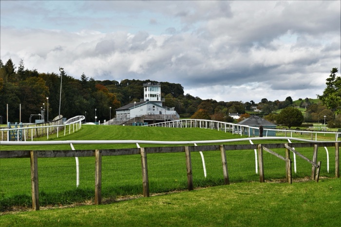 Cartmel Racecourse track