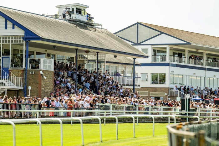 Royal Windsor Racecourse crowds